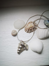 Load image into Gallery viewer, Tiree Silver Shell Pendant. (Pelican Foot)
